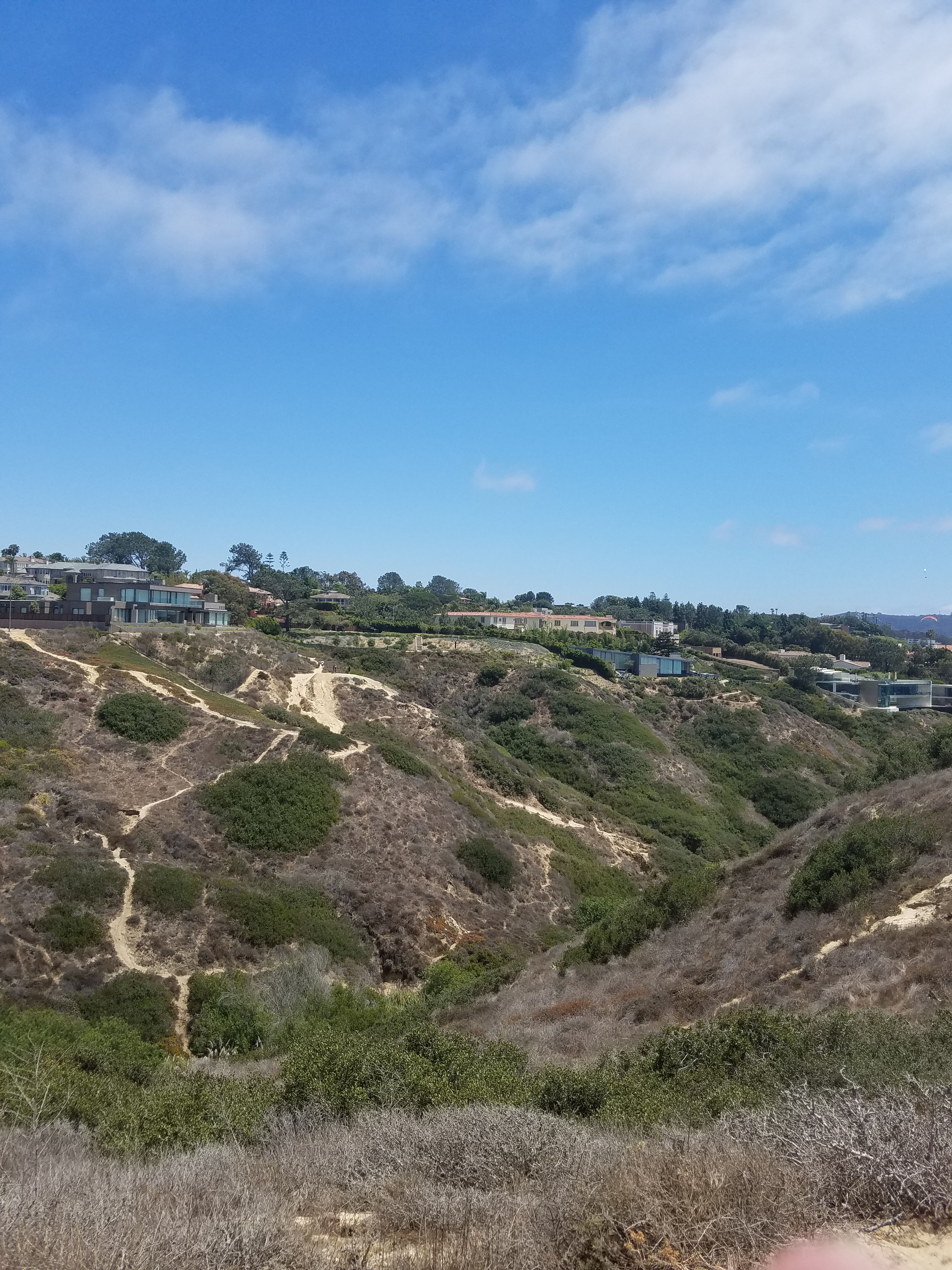 https://fundiegofamily.com/san-diego-fun/san-diego-travel-yes-you-can-go-to-torrey-pines-gliderport-and-keep-your-clothes-on/