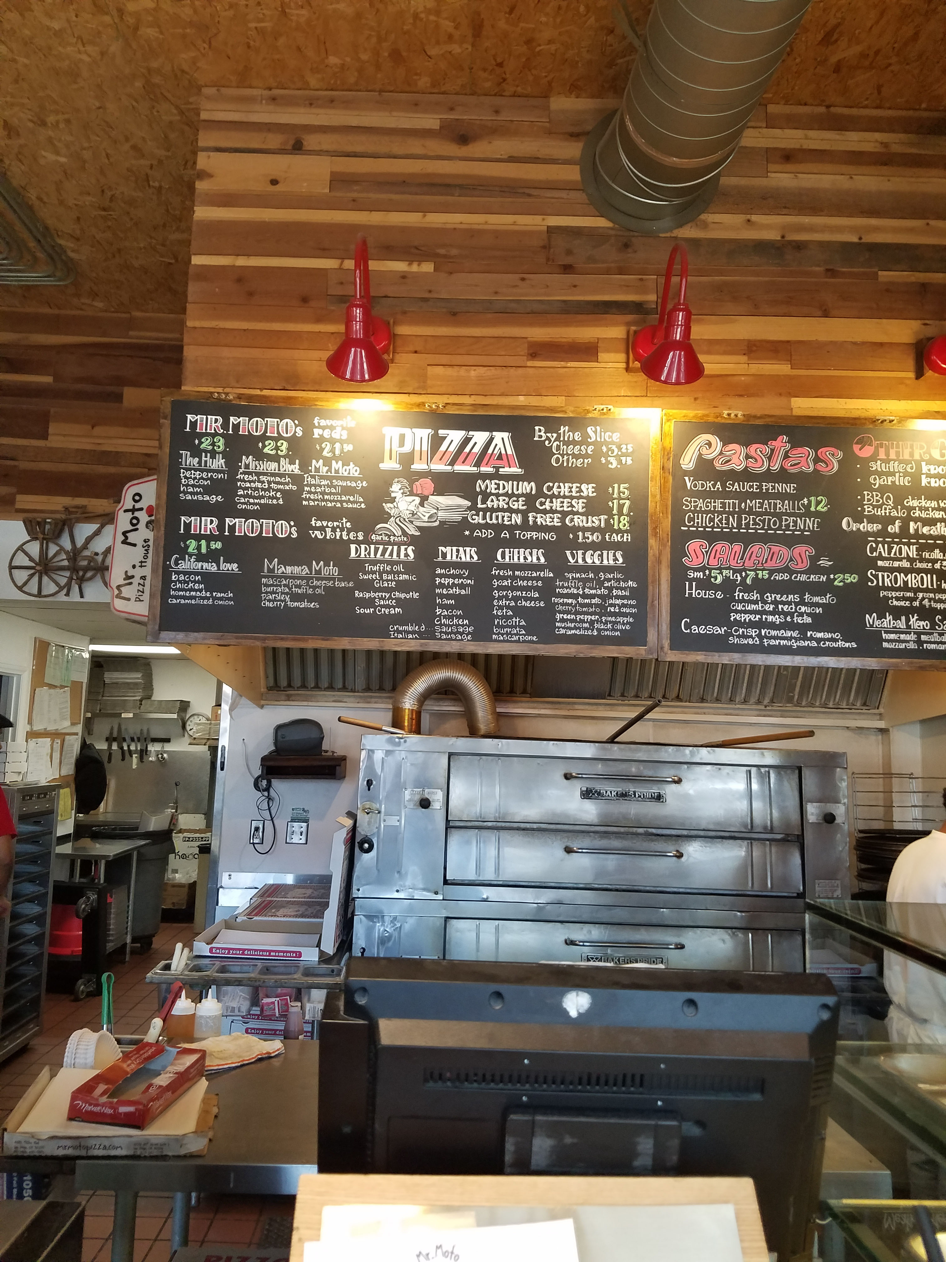Mr. Moto Pizza House review